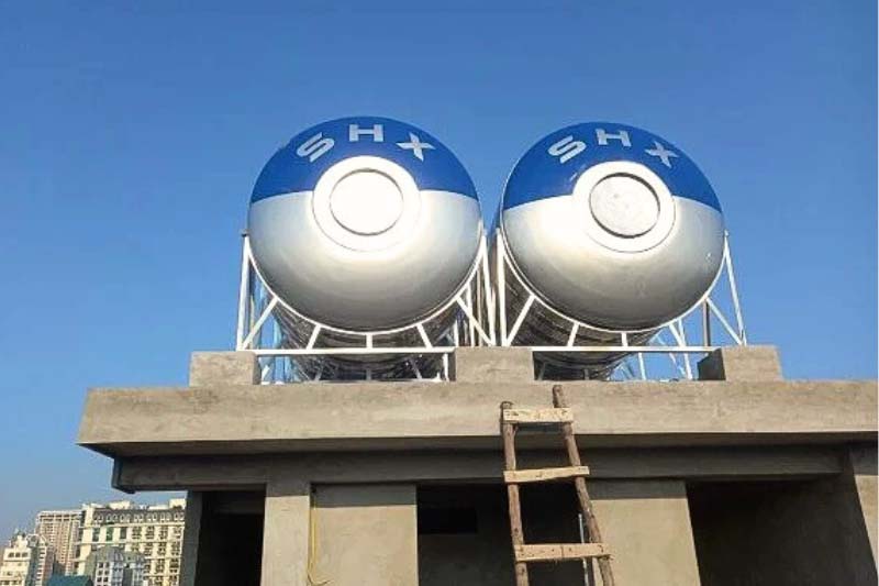 Hình ảnh lắp đặt thực tế Bồn Nước Inox Sơn Hà Xanh Shx trên sân thượng