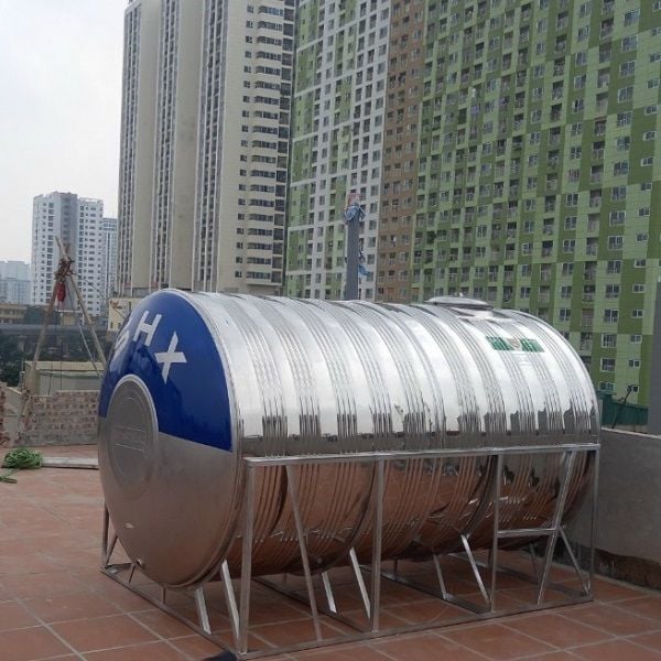 Hình ảnh lắp đặt thực tế Bồn Nước Inox Sơn Hà Xanh Shx trên sân thượng chung cư