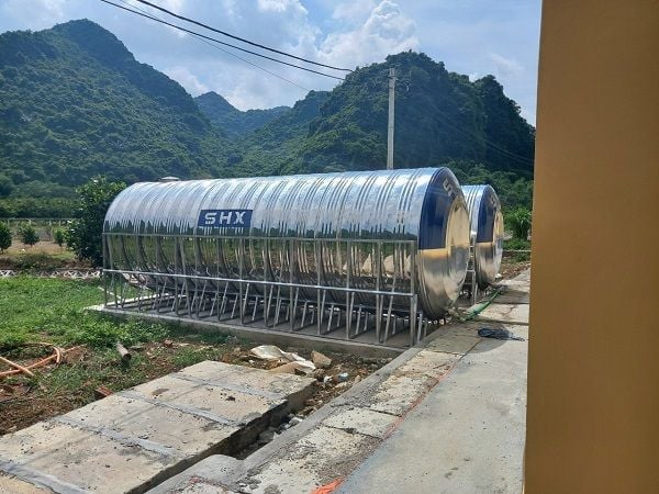 Hình ảnh lắp đặt thực tế Bồn Nước Inox Sơn Hà Xanh Shx