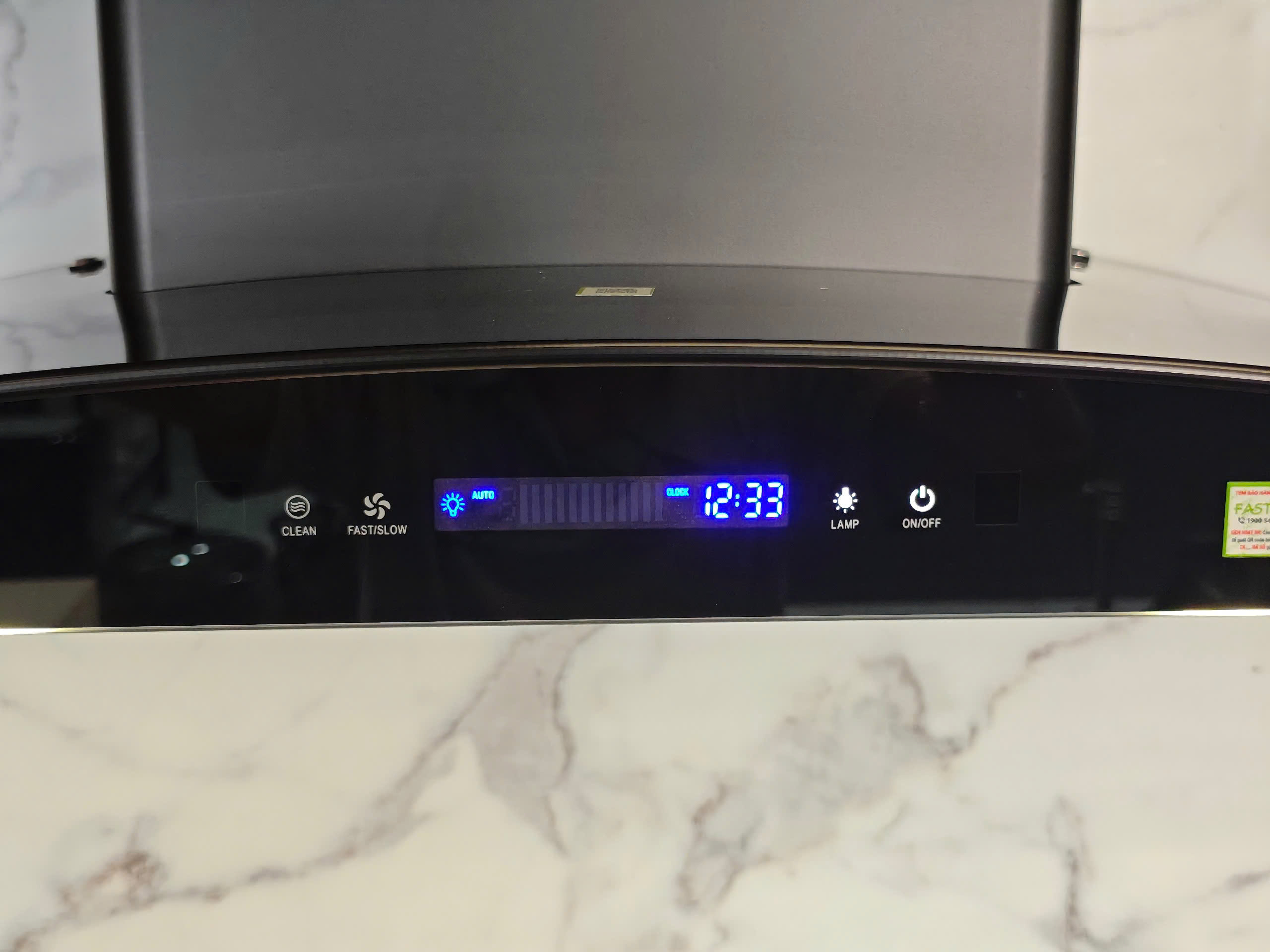 Máy Hút Mùi áp Tường Kính Cong Màu đen Cảm ứng 70cm Faster Fs 700b Autoclean