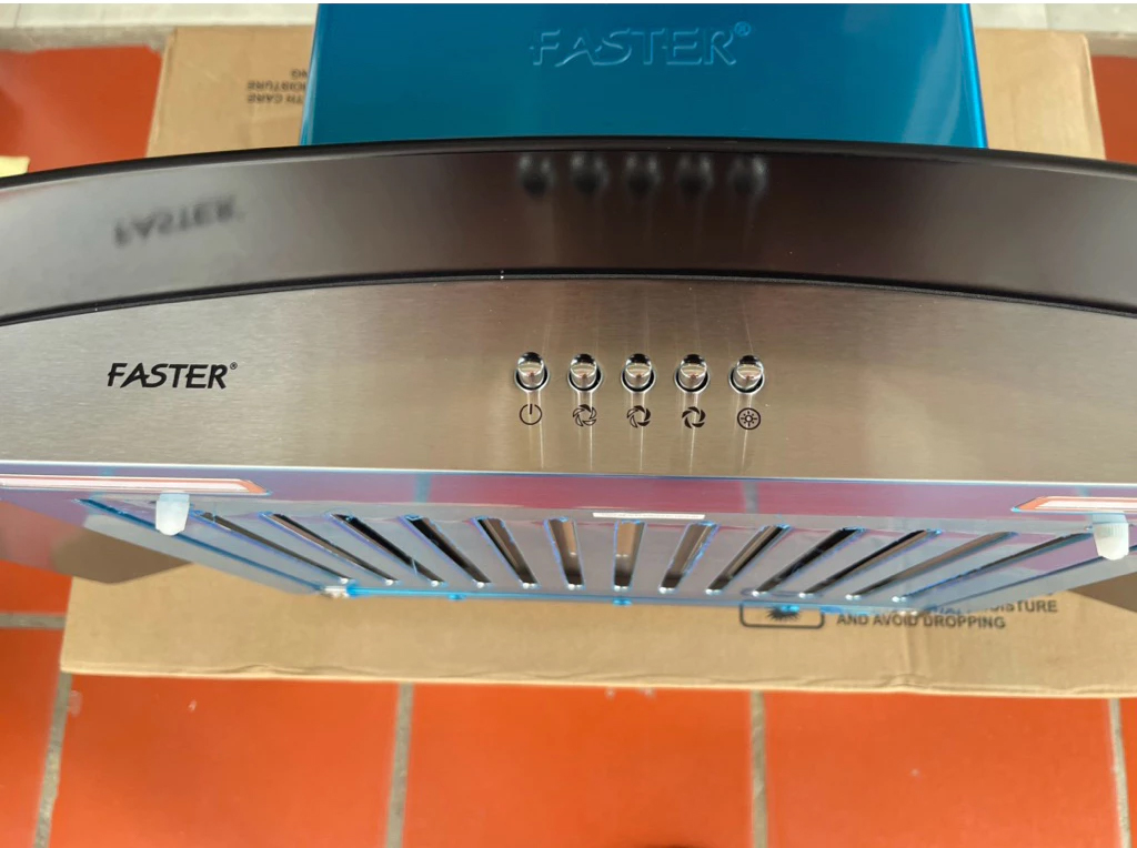 Máy Hút Mùi áp Tường Kính Cong Inox 70cm Faster Fs Ch370s