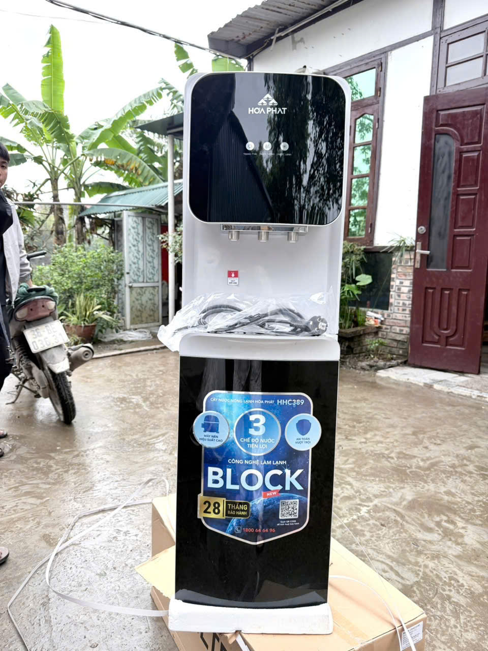 Cây Nước Nóng Lạnh Hút Bình Hòa Phát Hhc389
