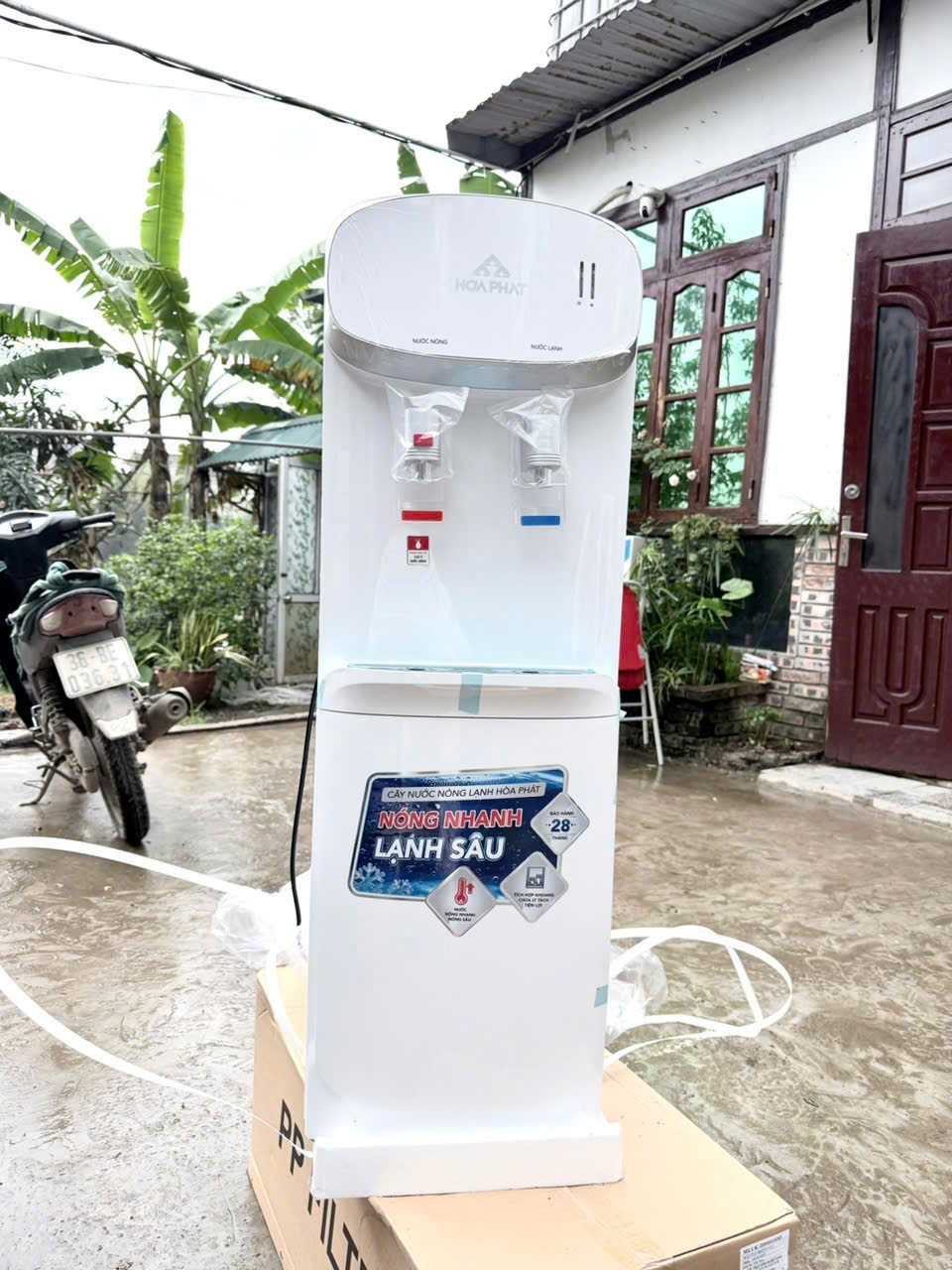 Cây Nước Nóng Lạnh úp Bình Hòa Phát Htl239